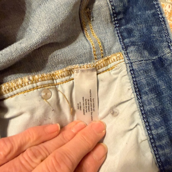 👖 Signature Fit Skinny Jeans w/ Front Seaming 👖 - Picture 14 of 15